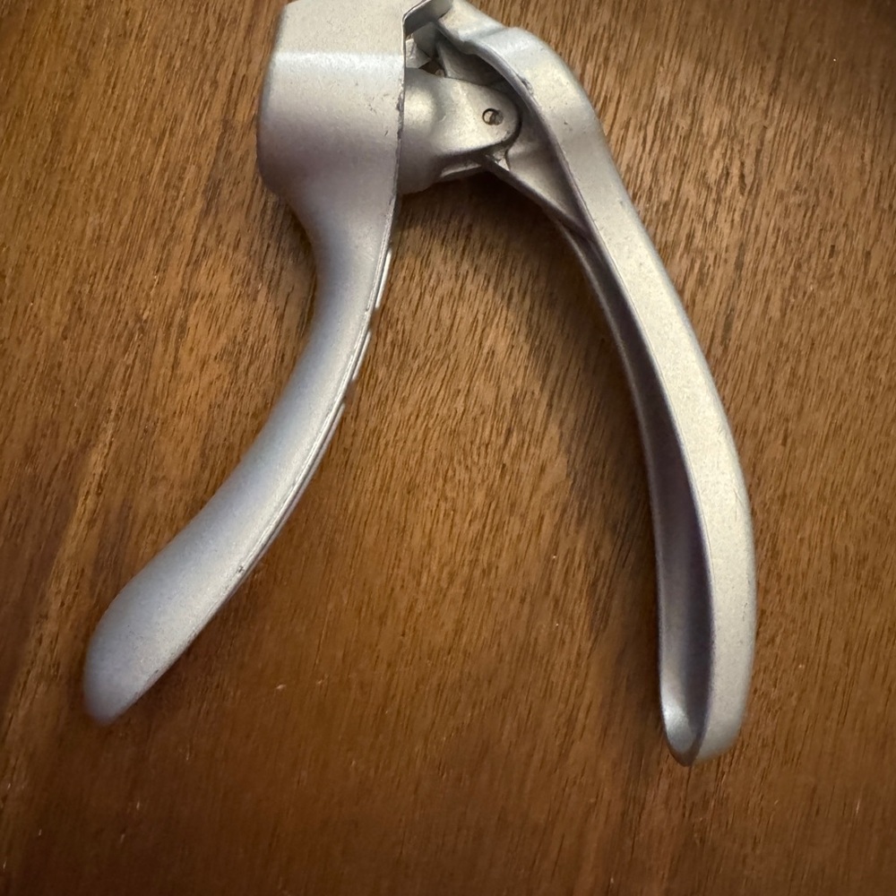 Pampered Chef Silver Garlic Press